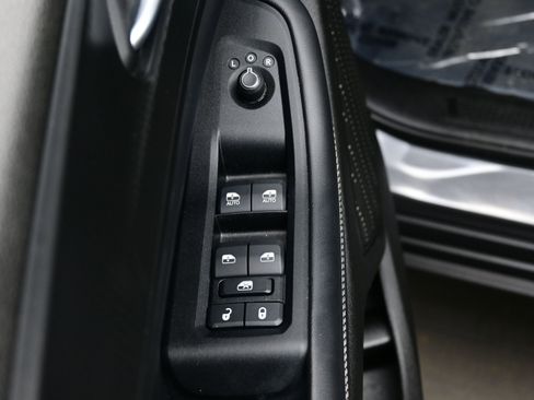 Used 2024 Jeep Grand Cherokee L Laredo w/ Luxury Tech Group I image 10