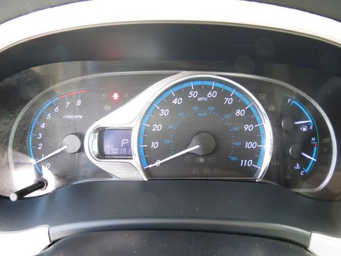 Used 2012 Toyota Sienna XLE image 12