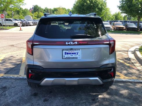 Used 2024 Kia Seltos S AWD/4WD image 10