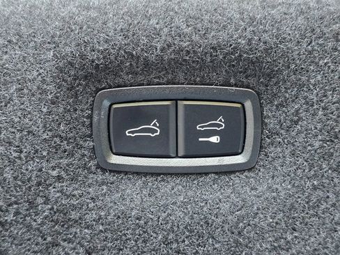 Used 2023 Porsche Taycan image 70