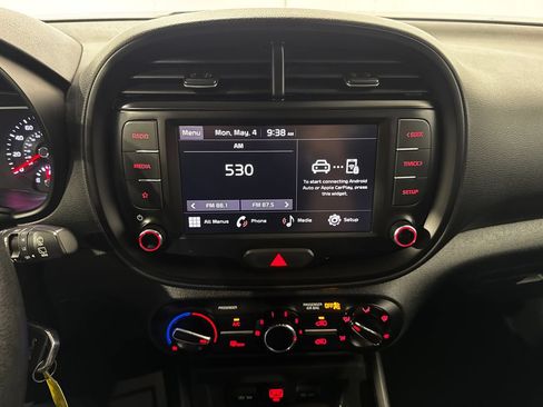 Used 2022 Kia Soul LX w/ Technology Package FWD image 13