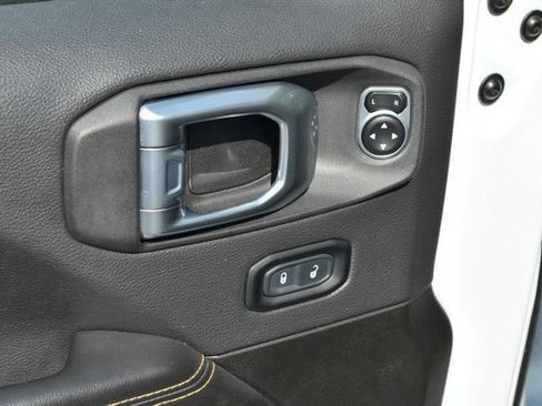 Used 2025 Jeep Wrangler Unlimited Sahara AWD/4WD image 16