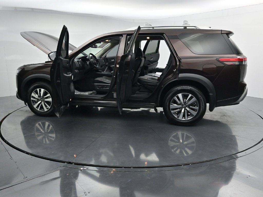 Used 2022 Nissan Pathfinder SL AWD/4WD image 42