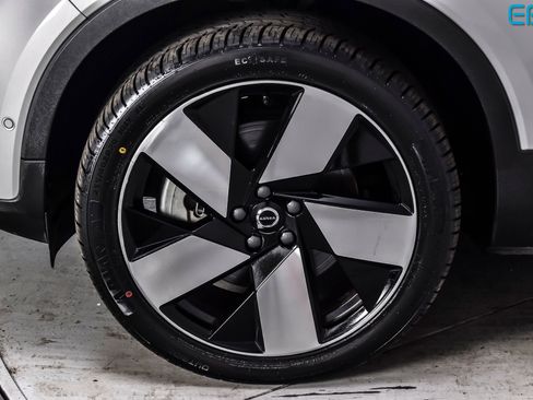 Used 2023 Volvo C40 P8 Recharge Ultimate image 10