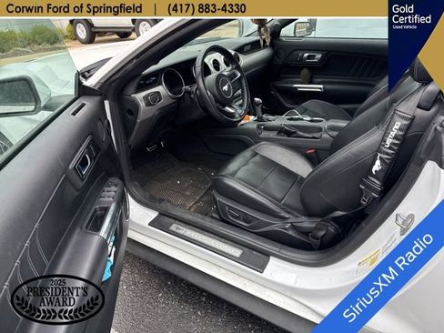 Used 2022 Ford Mustang Premium RWD image 9