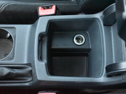 Used 2017 Volkswagen Golf S image 26