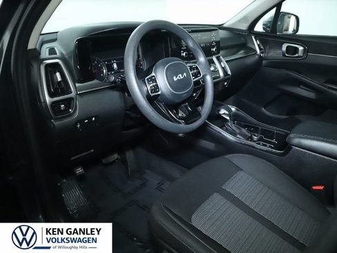 Used 2022 Kia Sorento LX AWD/4WD image 44