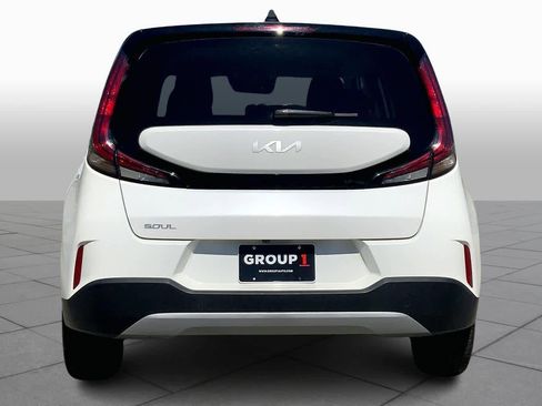 Used 2025 Kia Soul LX w/ LX Technology Package FWD image 5