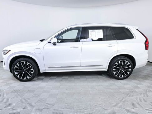 Used 2025 Volvo XC90 T8 Ultra AWD/4WD image 2