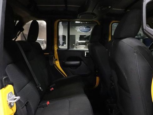 Used 2019 Jeep Wrangler Unlimited Sport S AWD/4WD image 18