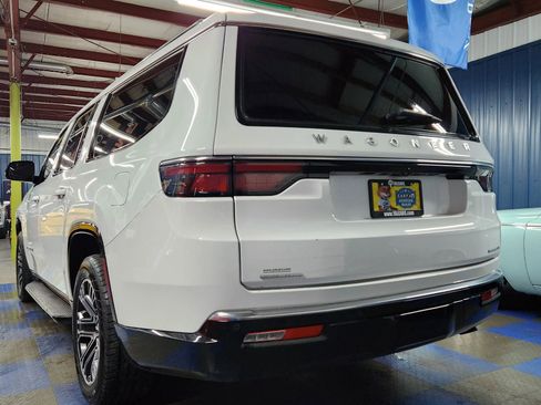 Used 2023 Jeep Wagoneer L Series II image 86