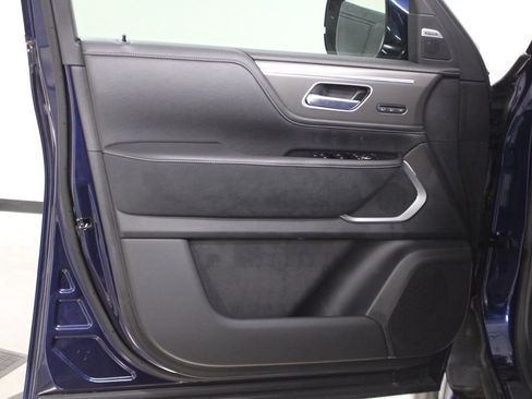 New 2025 INFINITI QX80 Luxe image 19