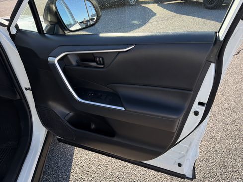 Certified 2025 Toyota RAV4 LE image 25