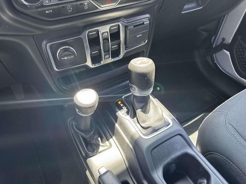 Used 2022 Jeep Wrangler Unlimited Sport AWD/4WD image 27