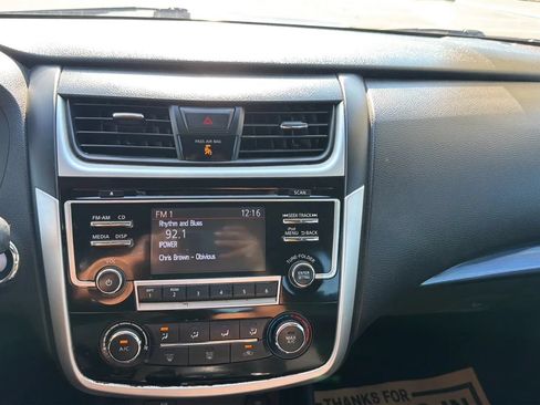 Used 2018 Nissan Altima 2.5 SR FWD image 25
