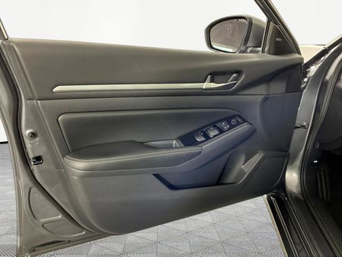 Used 2023 Nissan Altima 2.5 SV FWD image 20