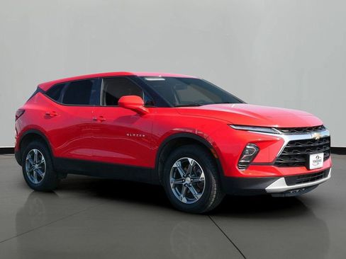 Used 2023 Chevrolet Blazer LT image 4