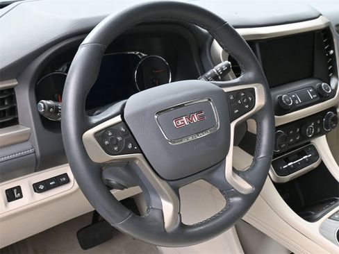 Used 2023 GMC Acadia Denali image 10