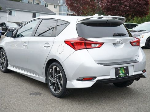 Used 2017 Toyota Corolla iM image 3