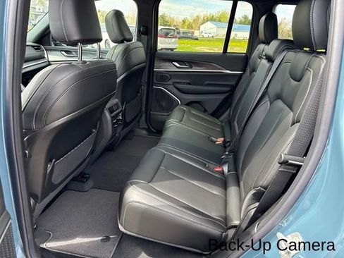 New 2026 Jeep Grand Cherokee Limited w/ Limited Altitude Package AWD/4WD image 9