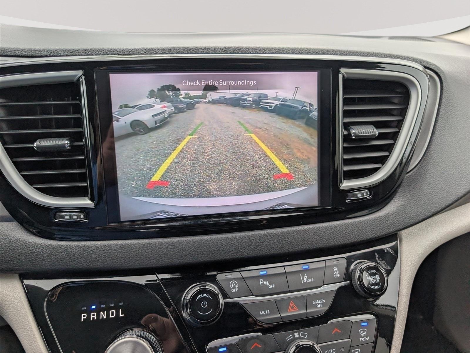 Used 2024 Chrysler Pacifica Touring-L FWD image 30