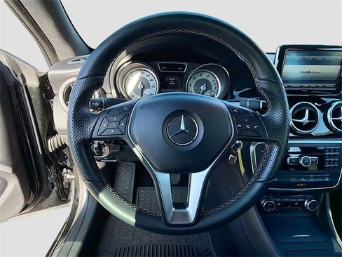 Used 2014 Mercedes-Benz CLA 250 4MATIC image 34