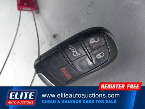 Used 2014 Dodge Charger SE w/ Connectivity Group image 21