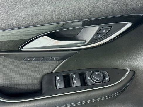 Used 2025 Buick Envision Preferred image 18