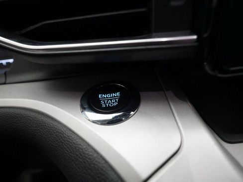 Used 2023 Ford Explorer XLT w/ Equipment Group 202A image 32