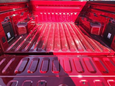 New 2025 Ford Maverick XLT image 32