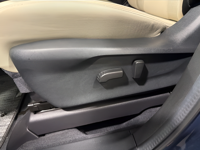 Certified 2025 Subaru Ascent Premium AWD/4WD image 12