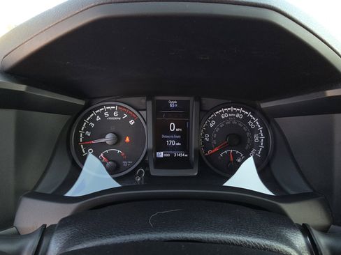 Used 2023 Toyota Tacoma SR image 18