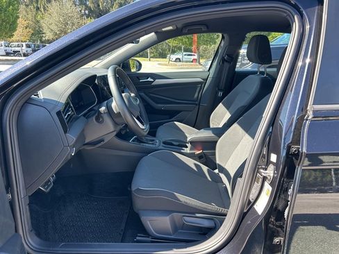 Used 2025 Volkswagen Jetta Sport image 15