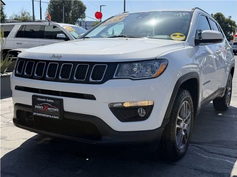 Used 2020 Jeep Compass Latitude AWD/4WD image 9