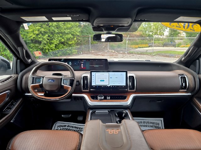 Used 2025 Ford Expedition King Ranch AWD/4WD image 18