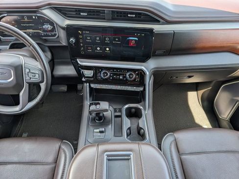 Used 2022 GMC Sierra 1500 Denali image 7