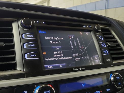 Used 2014 Toyota Highlander XLE image 30