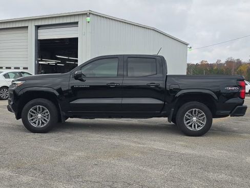 Used 2024 Chevrolet Colorado LT w/ LT Convenience Package III image 2