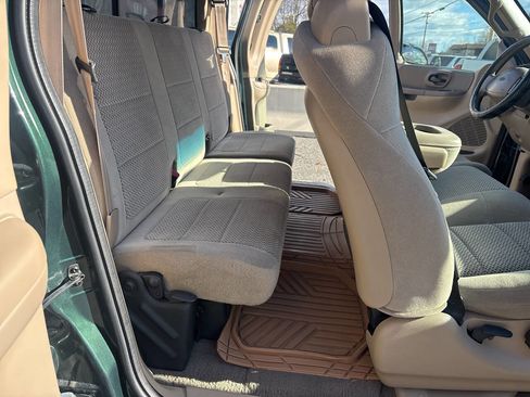 Used 2002 Ford F150 XLT image 32