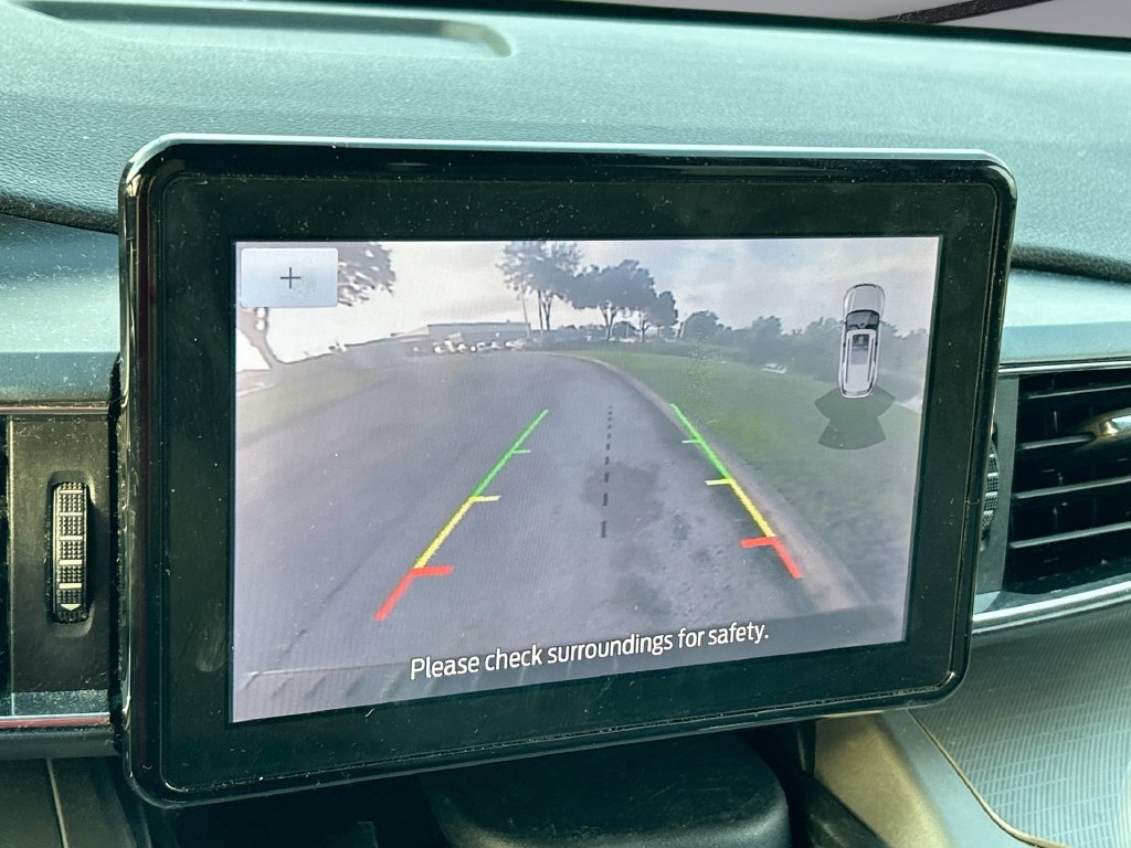 Used 2021 Ford Explorer XLT w/ Equipment Group 202A AWD/4WD image 23