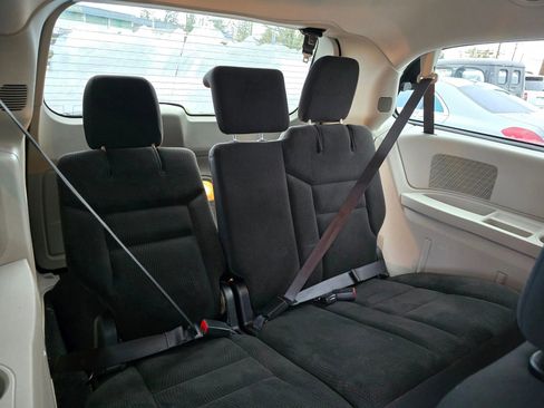 Used 2018 Dodge Grand Caravan SE image 14