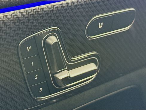 Certified 2025 Mercedes-Benz GLB 250 GLB 250 image 21