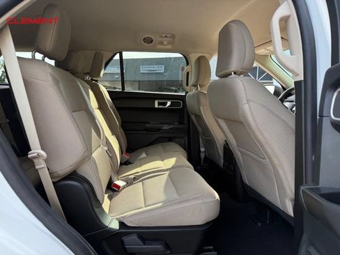 Used 2023 Ford Explorer 4WD image 13