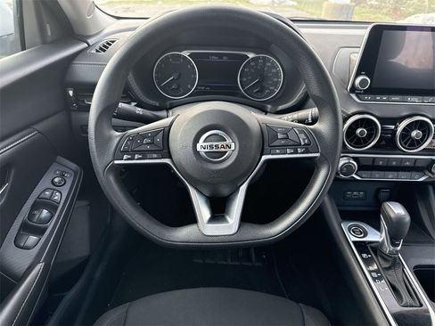 Used 2023 Nissan Sentra SV image 11
