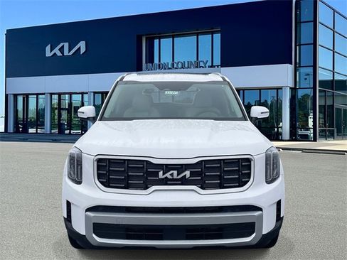 New 2025 Kia Telluride S image 8