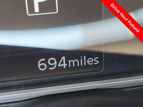 Used 2025 Nissan Versa SV w/ Trunk Package FWD image 8