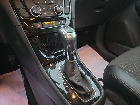 Used 2020 Buick Encore Preferred image 25