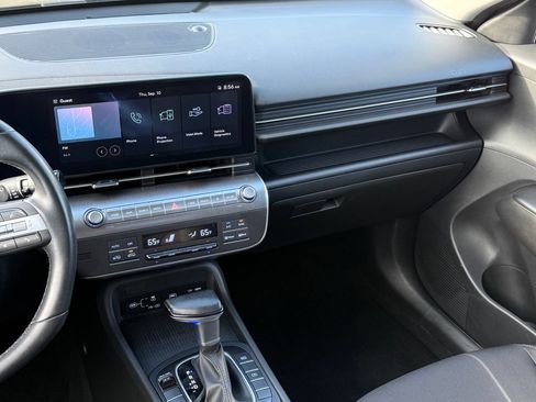 Used 2025 Hyundai Kona SEL FWD image 24