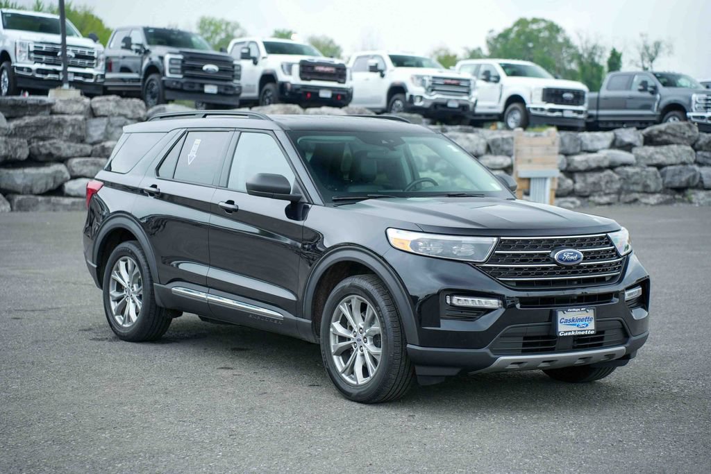 Used 2023 Ford Explorer XLT w/ Equipment Group 202A AWD/4WD image 3