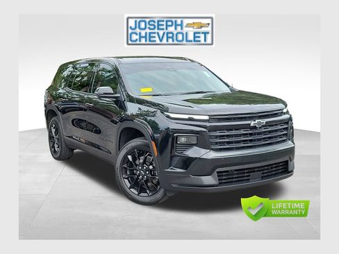 Used 2024 Chevrolet Traverse LS w/ Midnight/Sport Edition FWD image 1